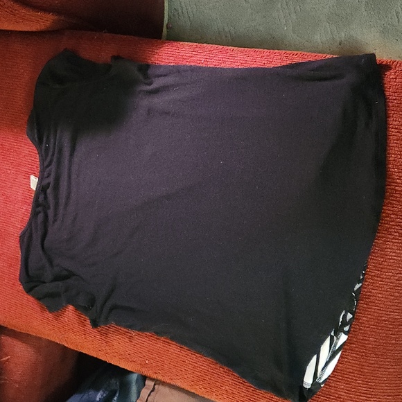 Belah & Codey lacey dressy top - Picture 4 of 4